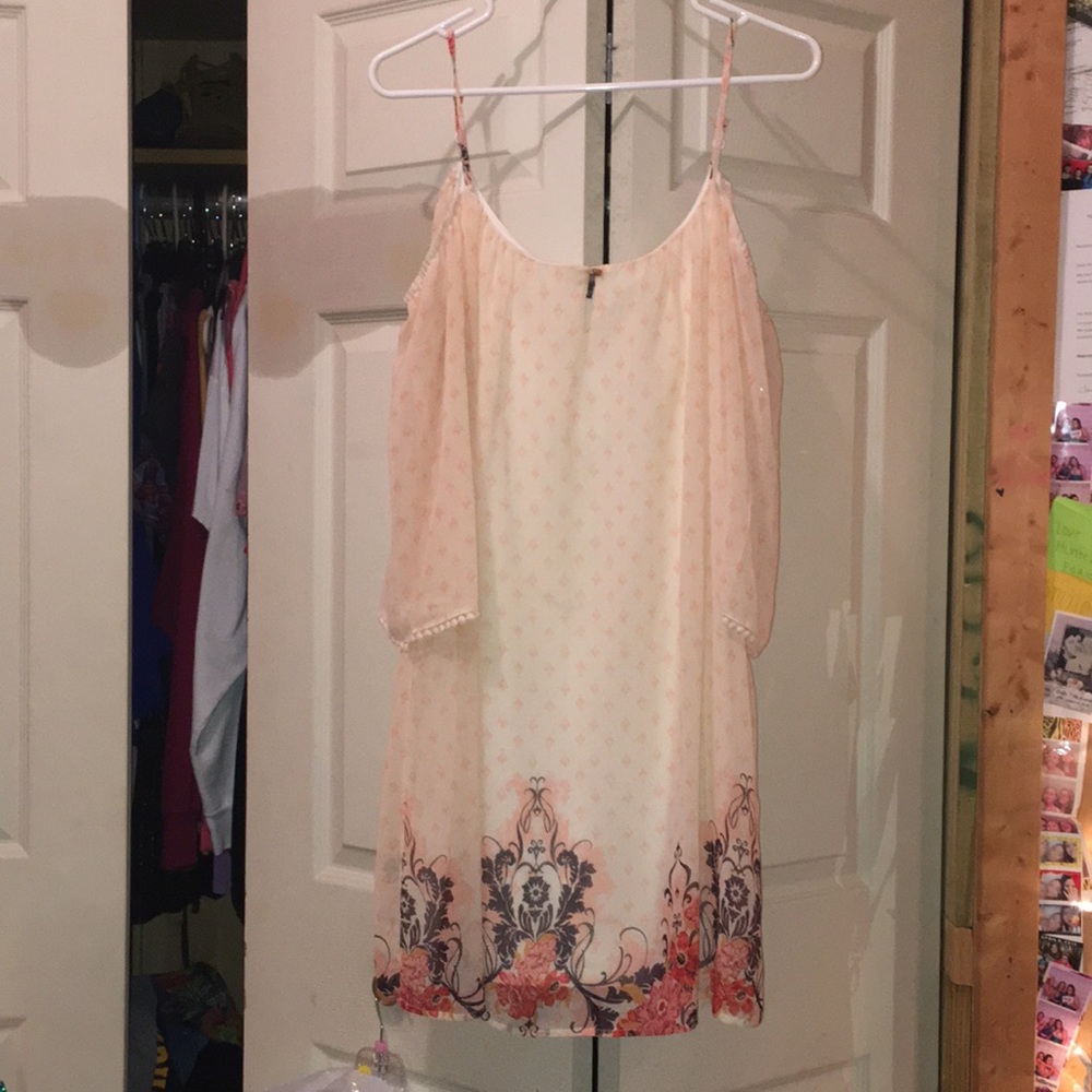 Long sleeve short dress